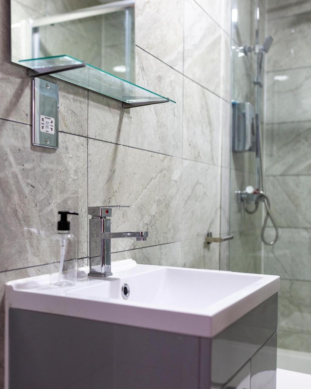 Hotel Wellesley 3*